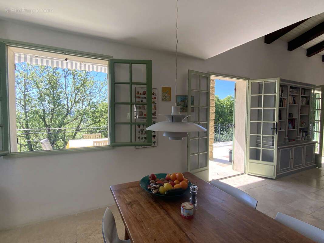 Villa avec vue imprenable à seulement 6 km d'Uzès. - photo 7