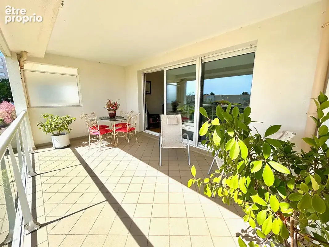 Appartement 64 m² La Rochelle -Terrasse 22 m² - Ascenseur - Parking - DPE B - photo 15