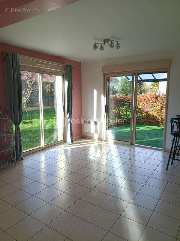 Maison à VARENNES-SUR-SEINE