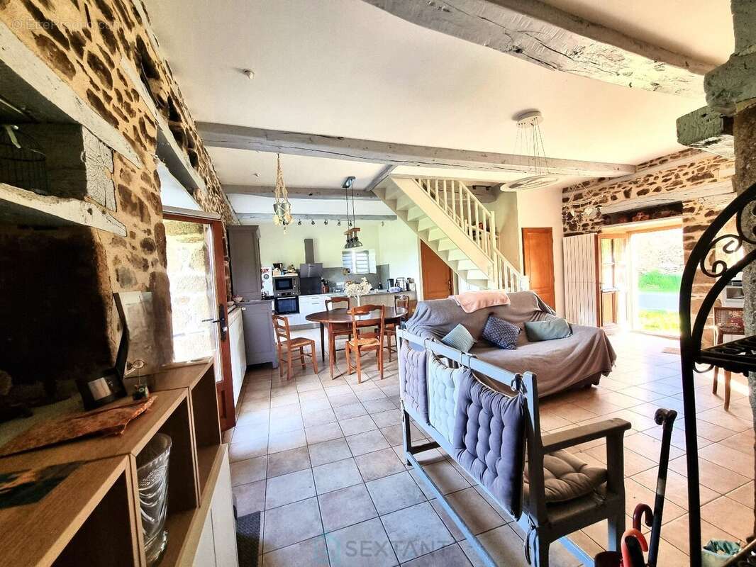 Maison à CHAMBOULIVE