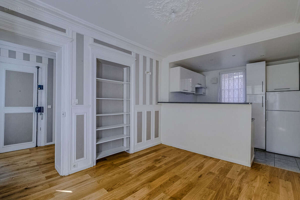 Appartement à PARIS-8E