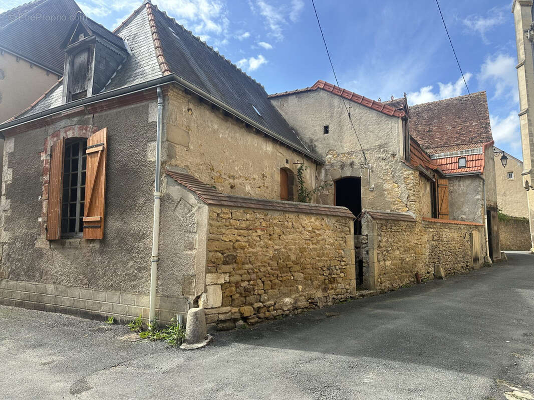 Maison à LA CHATRE