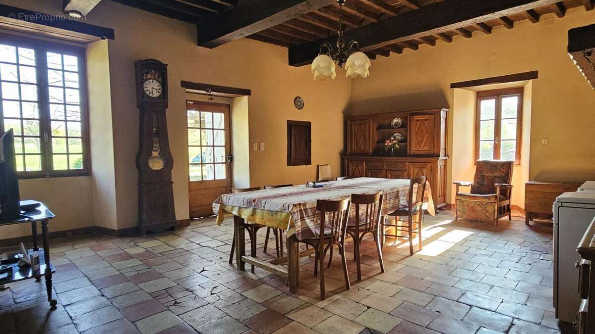 Maison à CASTELNAU-DE-MONTMIRAL