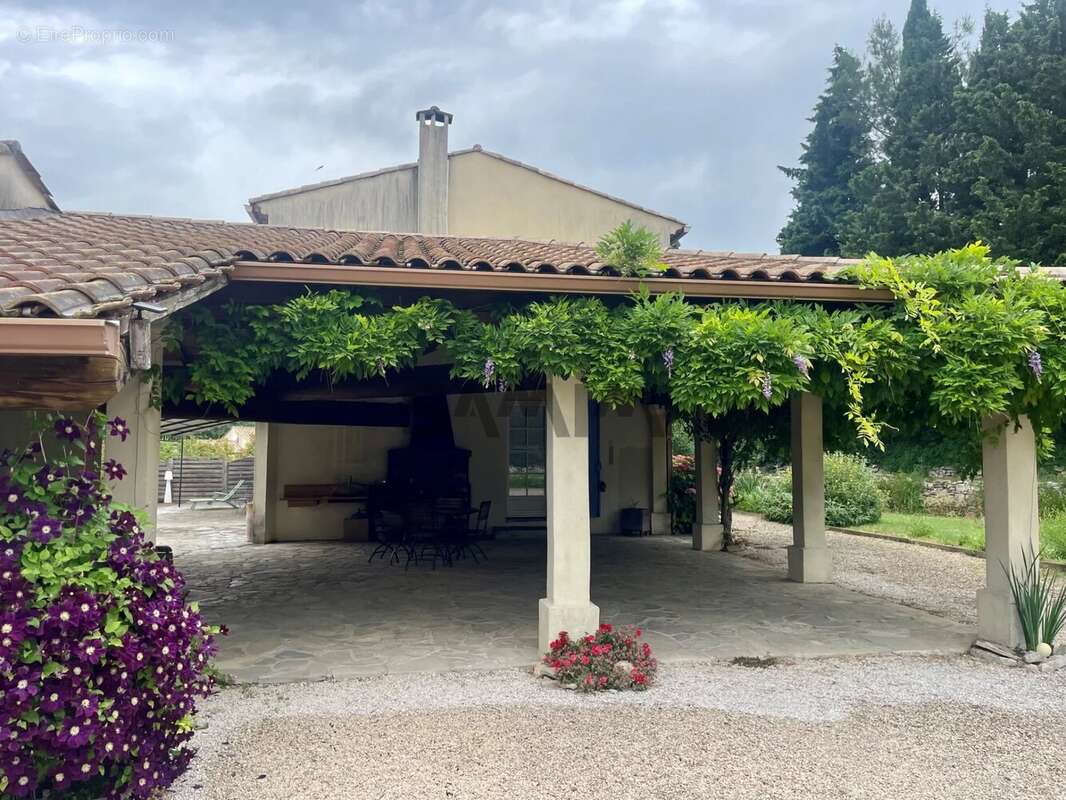 Maison à POMPIGNAN
