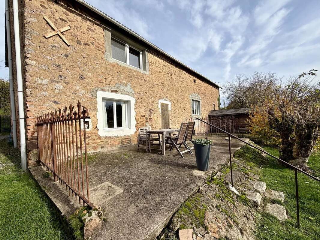 Maison à MONTIGNY-EN-MORVAN