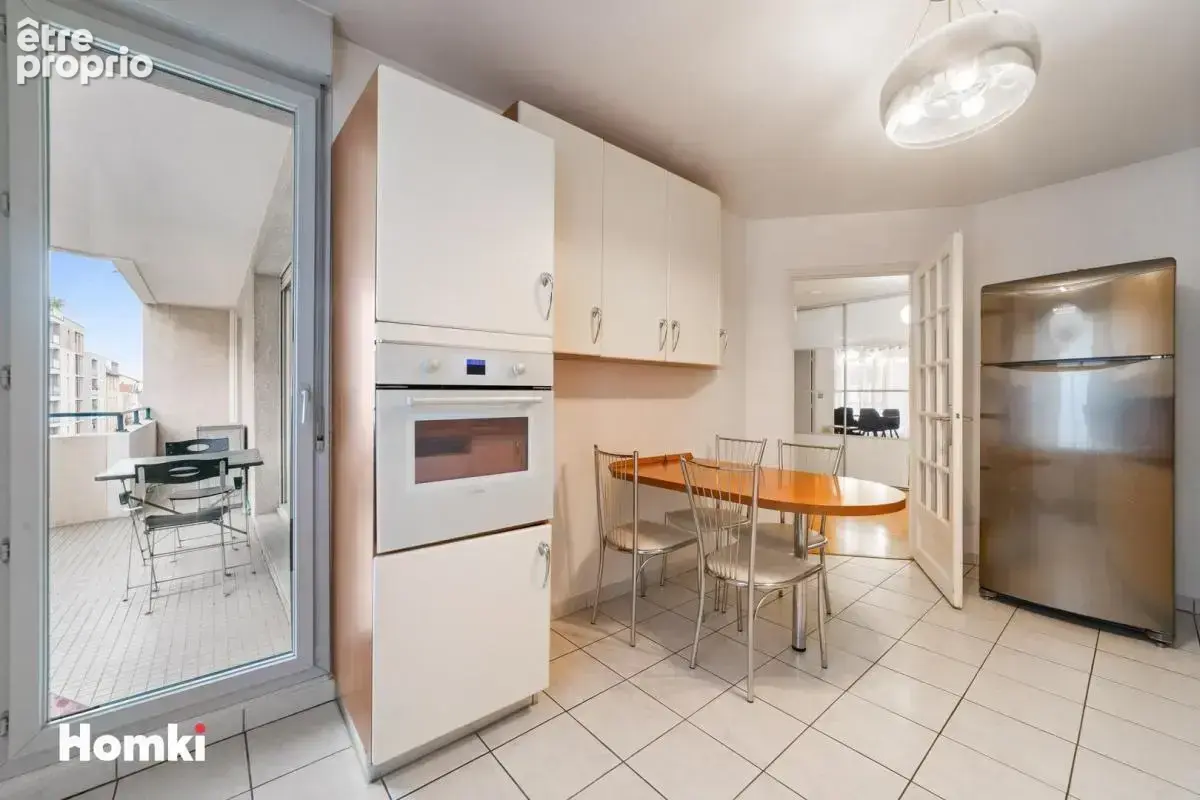 Appartement T5 de 109 m² à Gratte - ciel Villeurbanne 69100, Rue Edouard Vaillant - photo 4