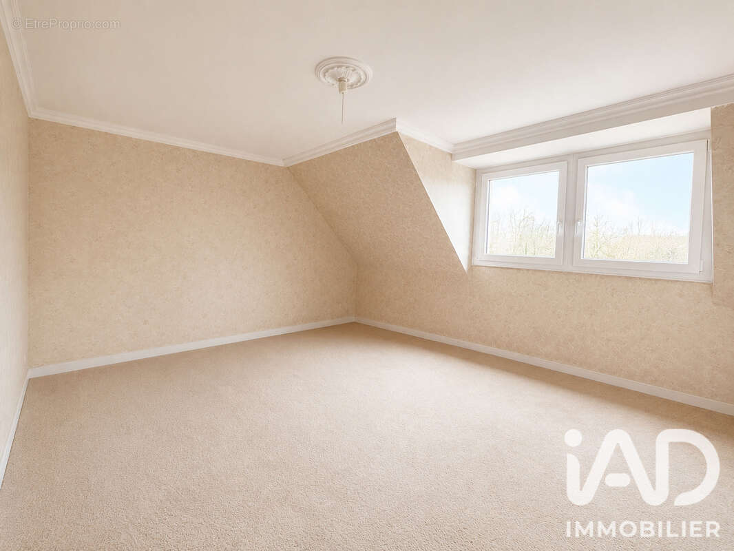 Maison 132 m² à Nogent-Sur-Vernisson  - photo 4