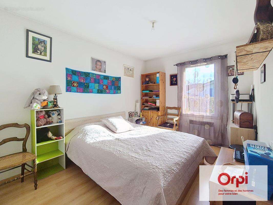 Appartement à PAZAYAC