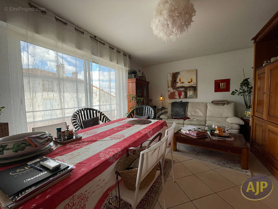 Appartement à SAINTES