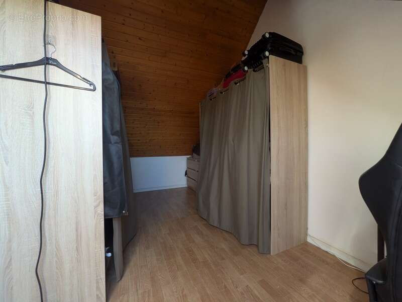Ploërdut jolie longère rénovée de 170m² envion de 5 pièces deux garages parcelle de 2840m² environ - photo 15