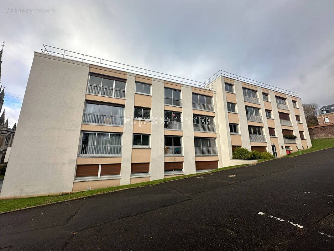 Appartement à MONT-SAINT-AIGNAN