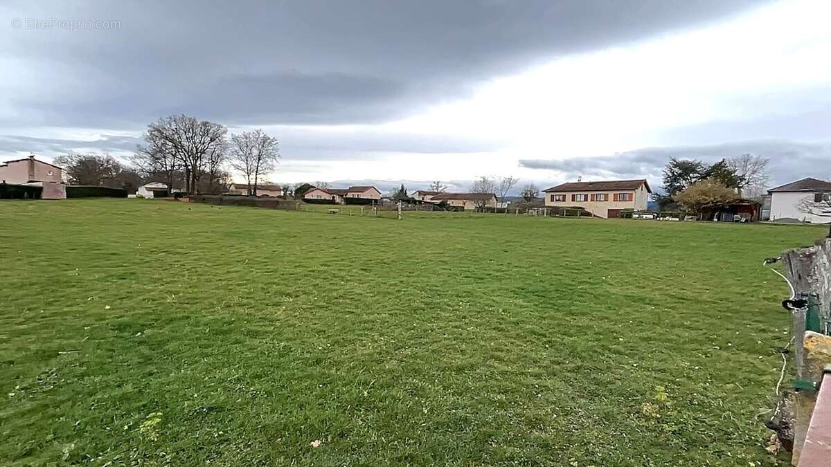 Terrain à SAINT-ROMAIN-LA-MOTTE