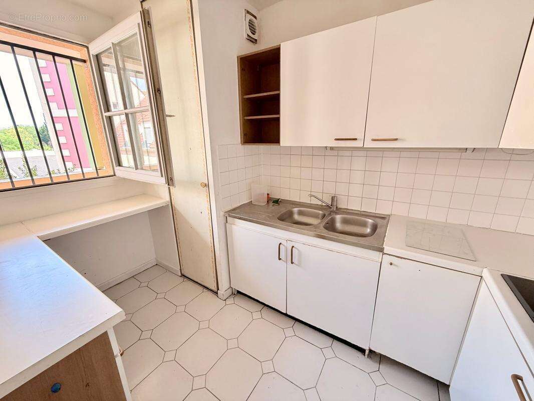 PORT CERGY – Vue exceptionnelle sur la Marina et l’Oise Idéal investisseur ou premier achat - photo 6