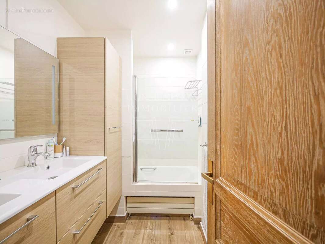 Appartement à NEUILLY-SUR-SEINE