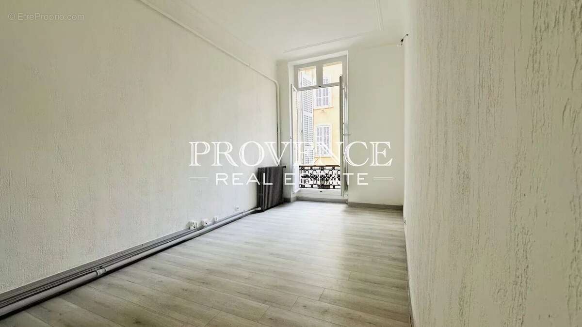 Commerce à MARSEILLE-6E