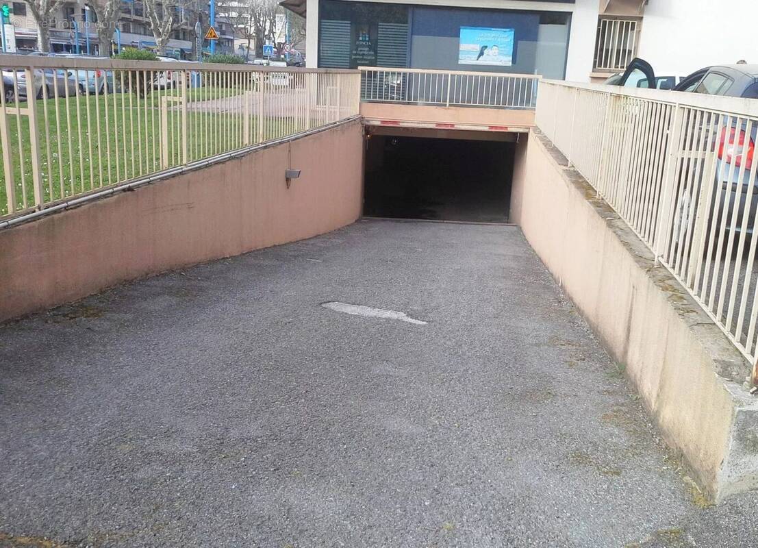 Parking à MANDELIEU-LA-NAPOULE