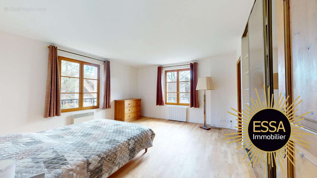 Maison à SAINT-NOM-LA-BRETECHE