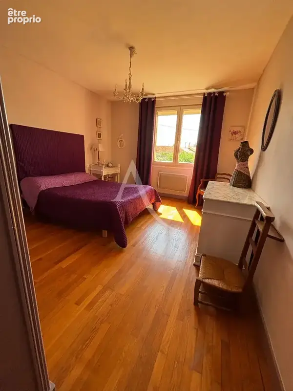 Maison de plain-pied à Fontenay Le Comte 6 pièce(s) 149 m2 - photo 5