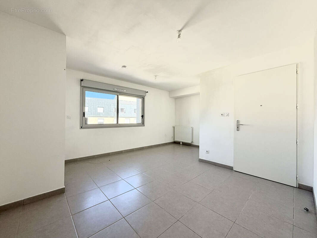À vendre - Superbe T2 de 43 m² - Quartier La Terrasse, Saint-Étienne - photo 2