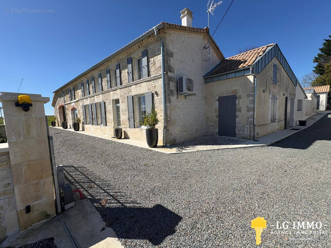 Maison à EPARGNES