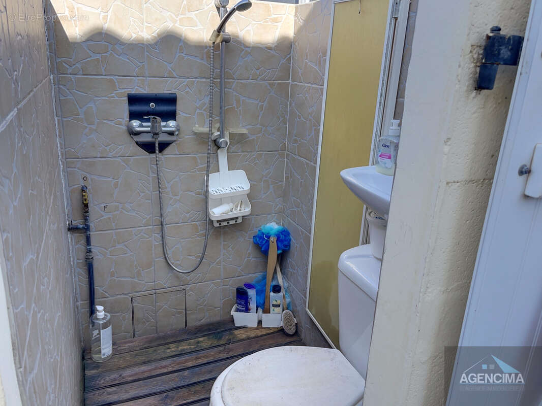 Petite villa avec un terrain de 2100m2 - photo 9