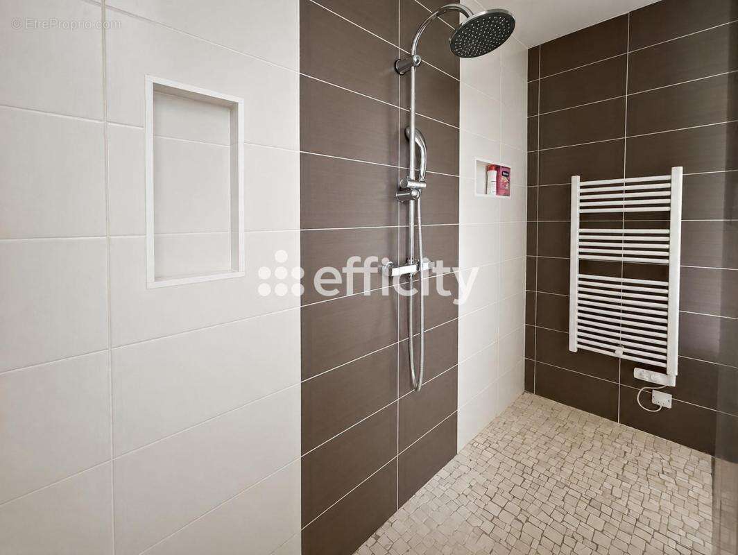 Maison 105 m² à Ecoyeux  - photo 13