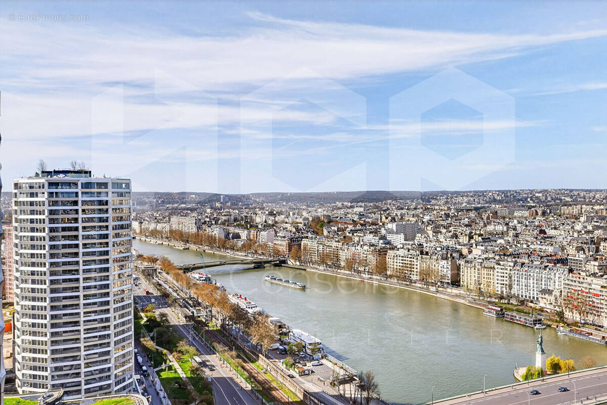 Appartement à PARIS-15E