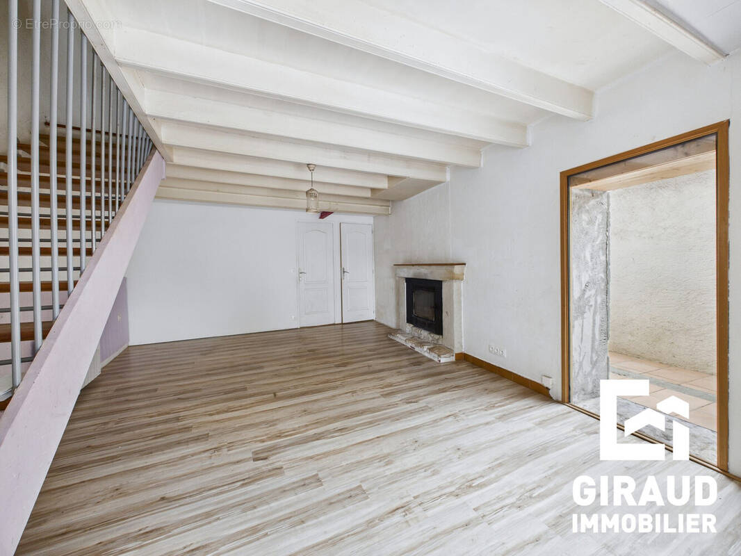 Maison à VOUILLE-LES-MARAIS