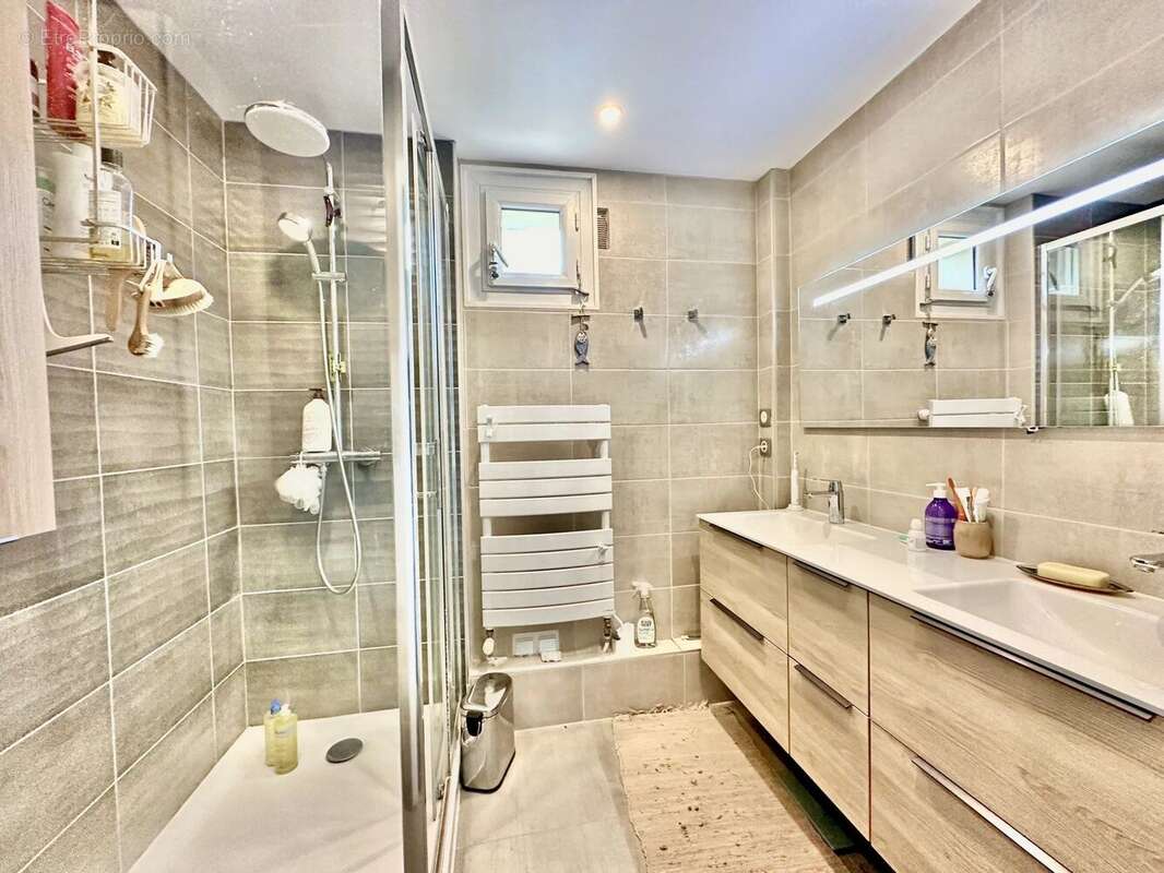 Appartement à SAINT-MAUR-DES-FOSSES