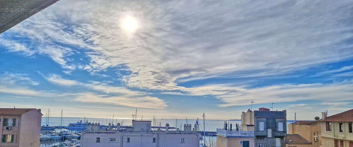 Appartement à VALLAURIS