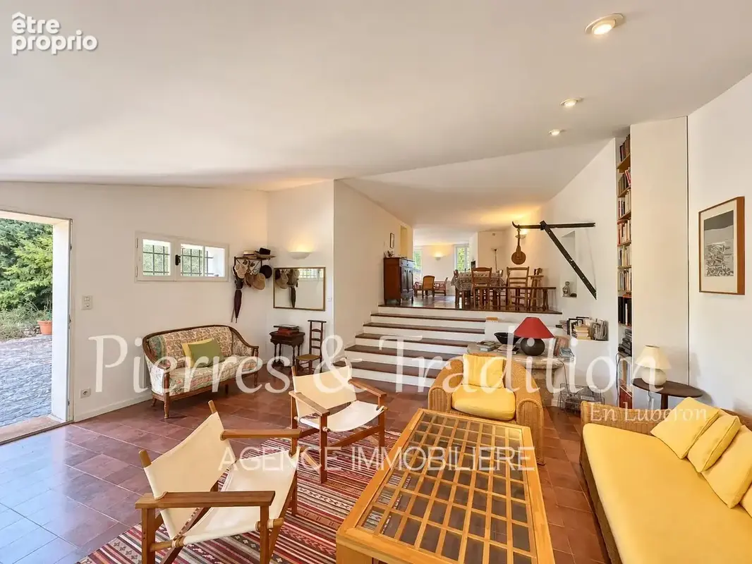 Propriété à St Saturnin les Apt avec vue et piscine - photo 3