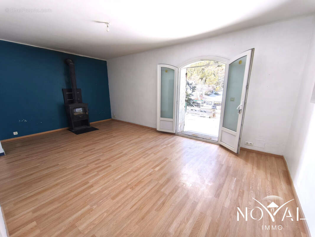 Appartement à SERANON