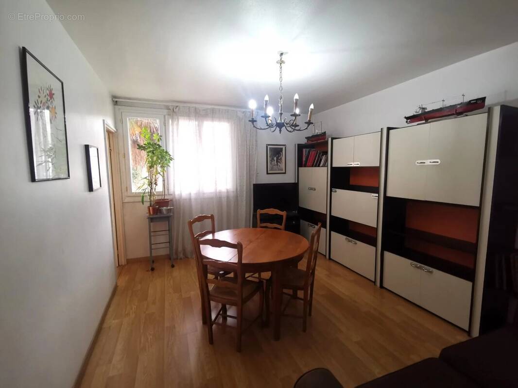 Appartement à IVRY-SUR-SEINE