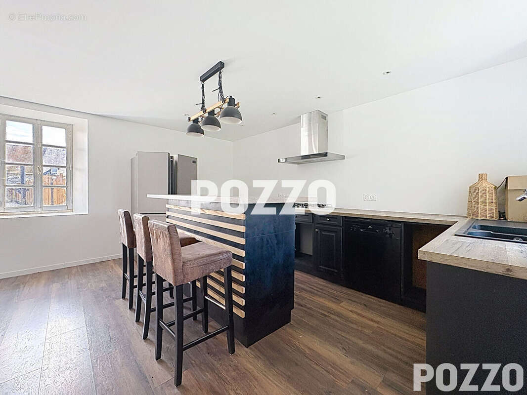 Maison entièrement rénovée avec du terrain et des dépendances proche Bréhal (50290) - photo 5