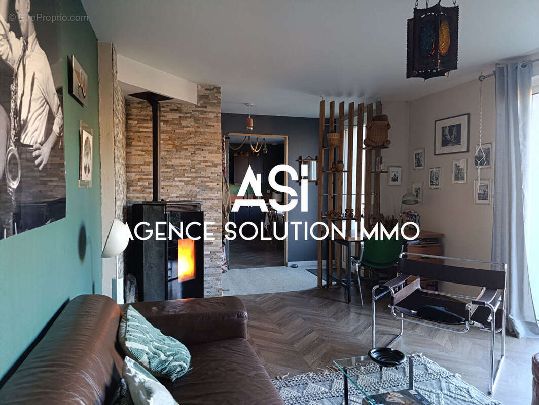 Maison à VILLAINES-LA-JUHEL