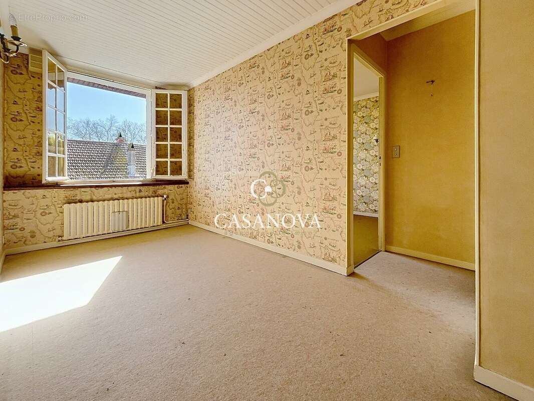 Proche PEZENAS: Belle maison ancienn de caractère avec PATIO intimiste & terrasse. 230 m² hab. + gd GARAGE / atelier. Emplacemen - photo 9