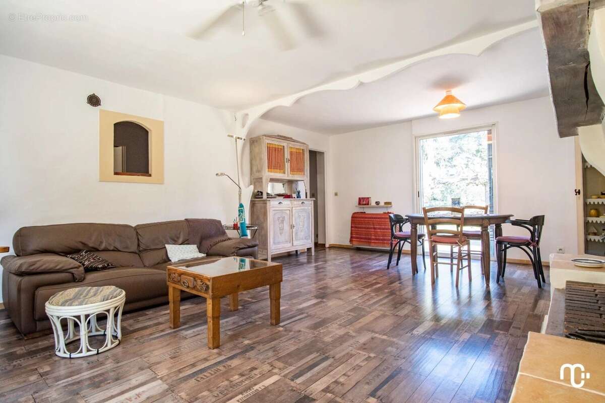 Maison à POURRIERES