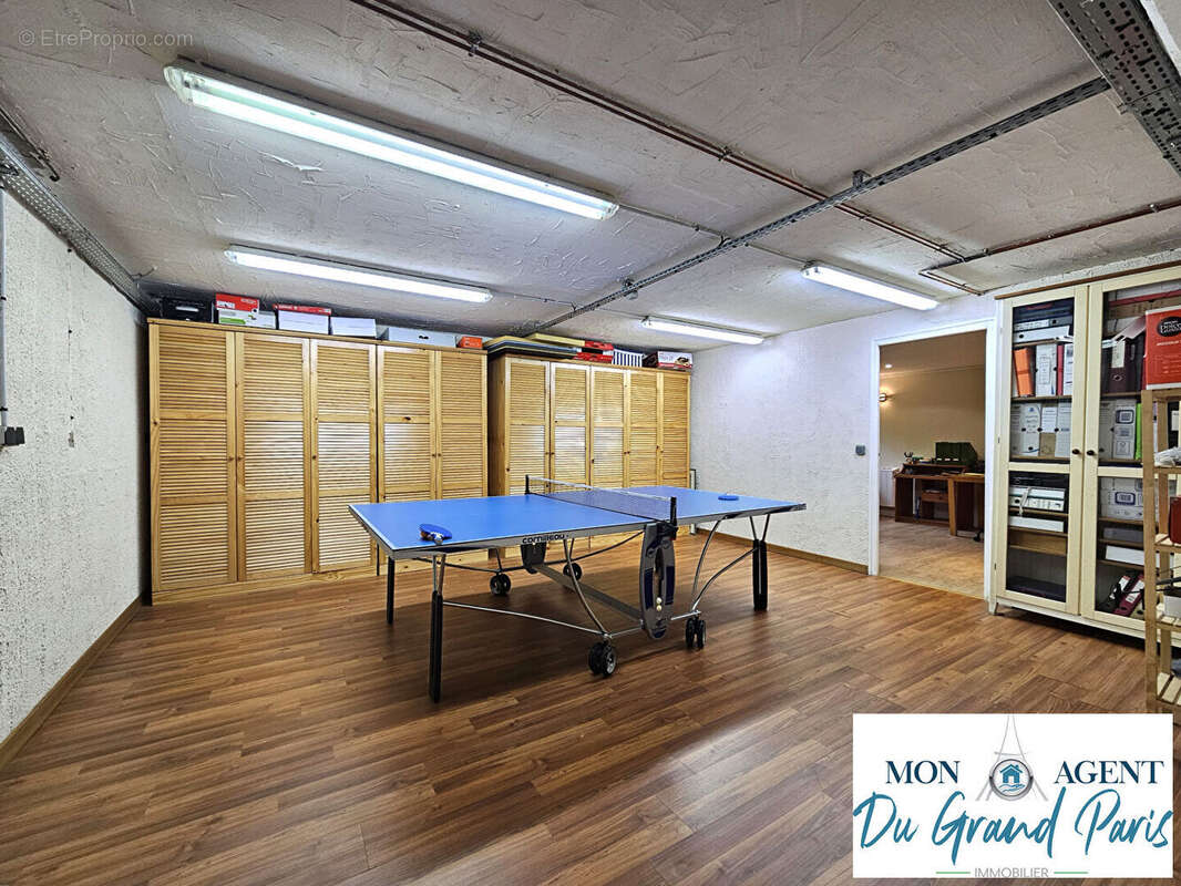 Maison contemporaine 230m2 + sous sol + piscine + terrain arbore de 15.000m2 Bullion proche Bonnelles Limours Grand Paris Sud - photo 15