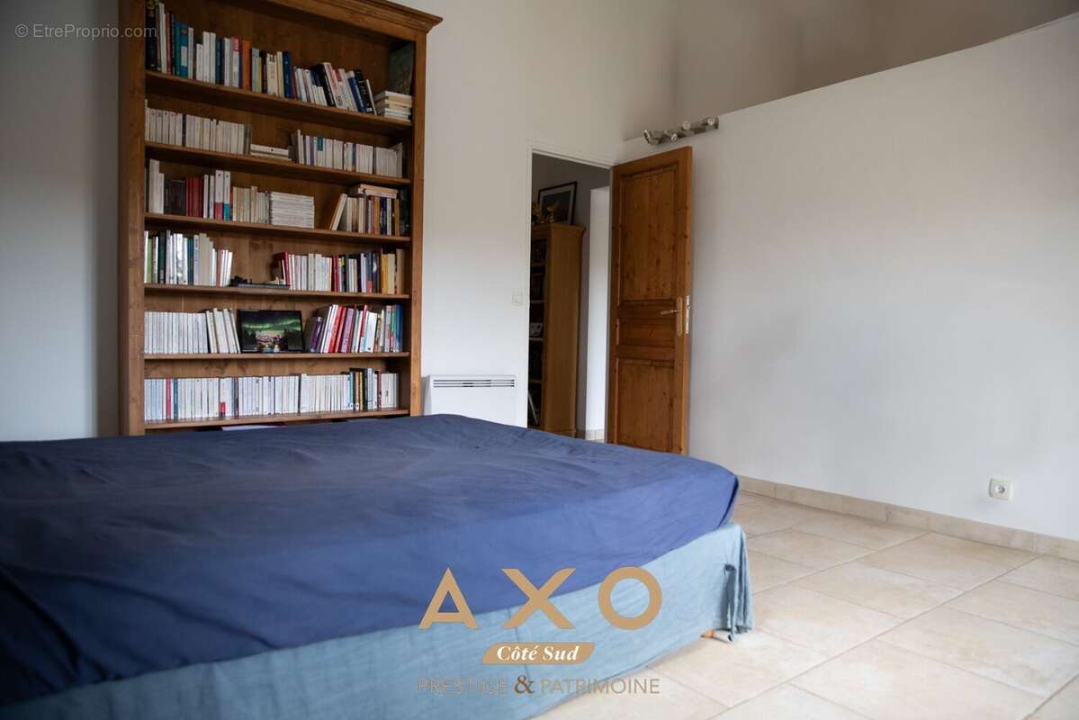 Maison à MEYRARGUES