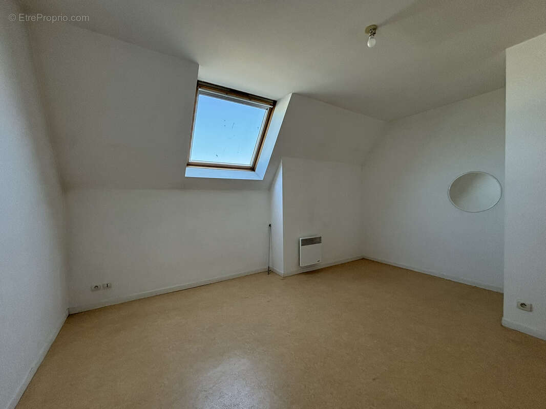 Maison en triplex avec jardin, garage et stationnement - photo 7