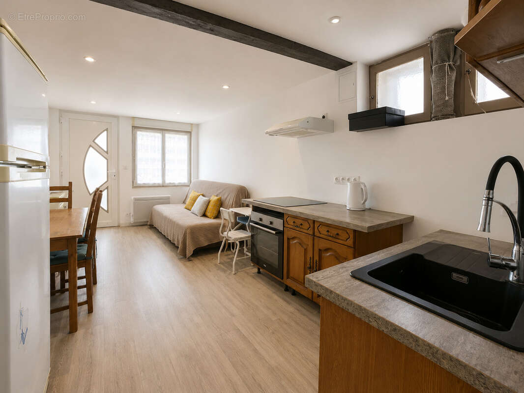 Oyonnax · Maison ~200 m2 · 3 niveaux · terrain 667 m2 · vue montagne · - photo 18