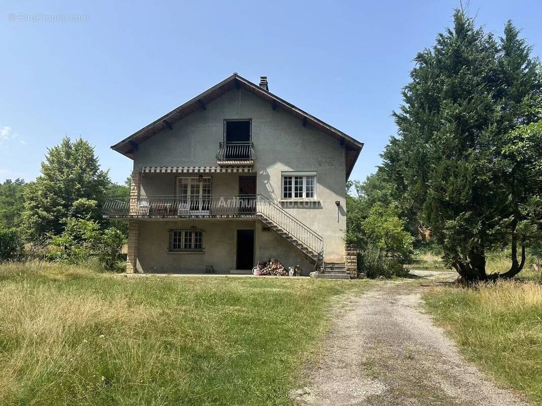 Maison à SAINT-VICTOR-DE-MORESTEL