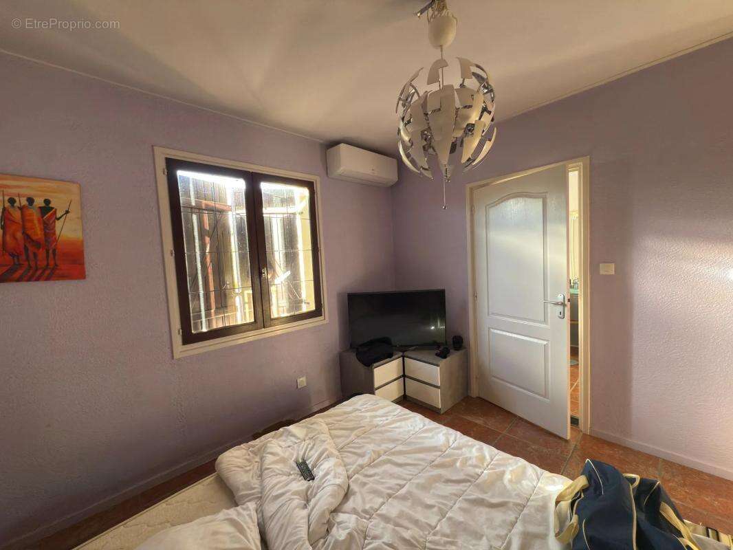 Maison à SAINT-GAL-SUR-SIOULE