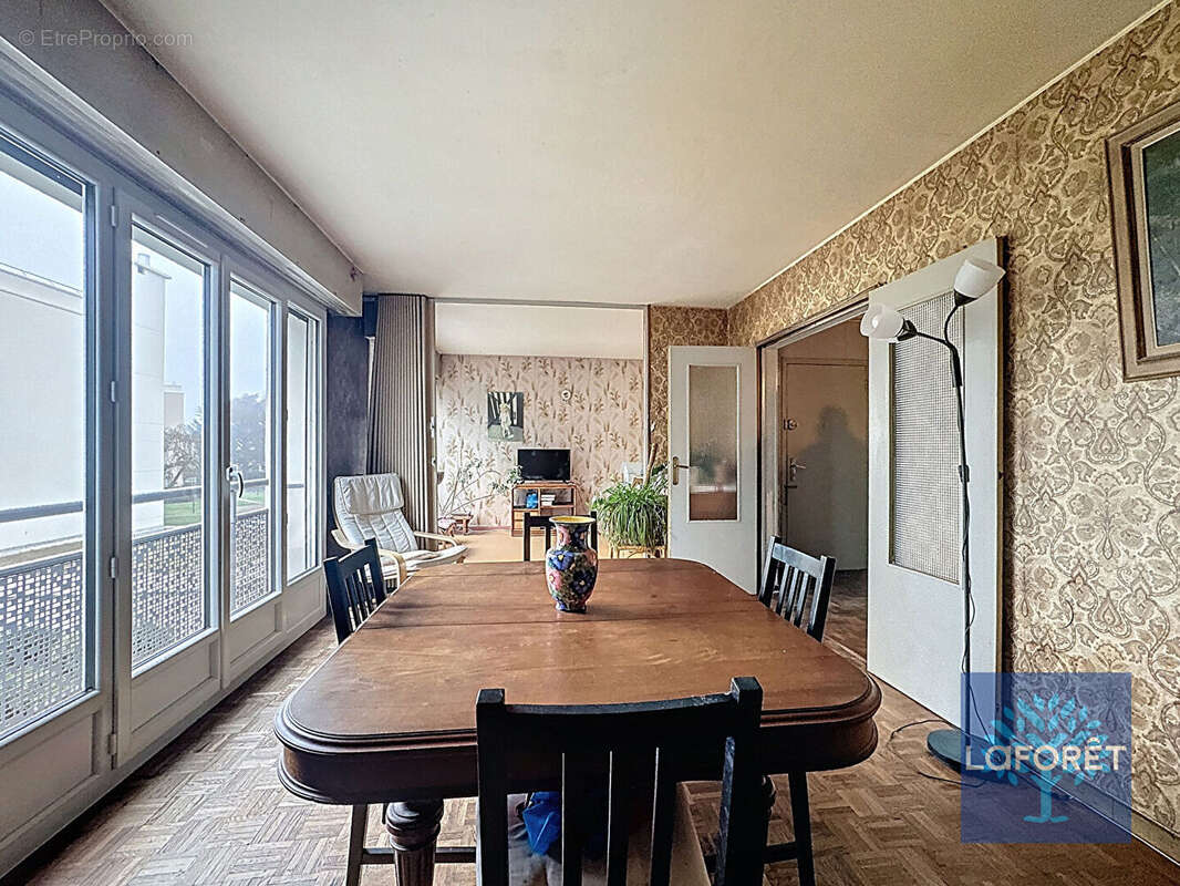 Appartement à CHILLY-MAZARIN