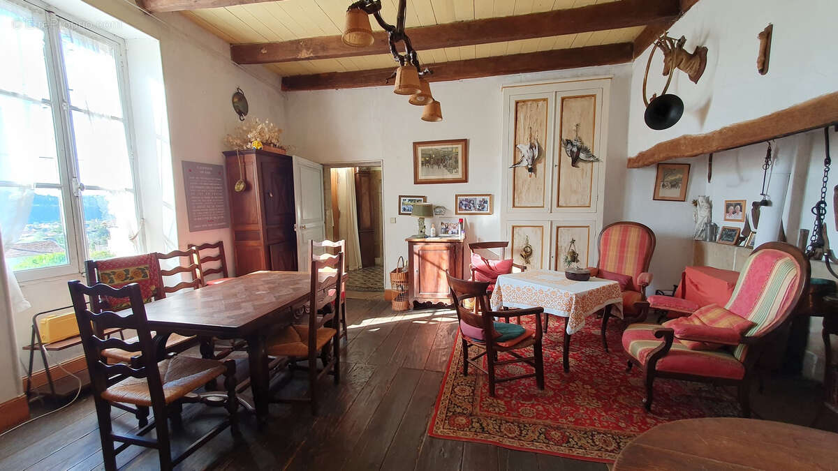 Maison à CAPDENAC-GARE