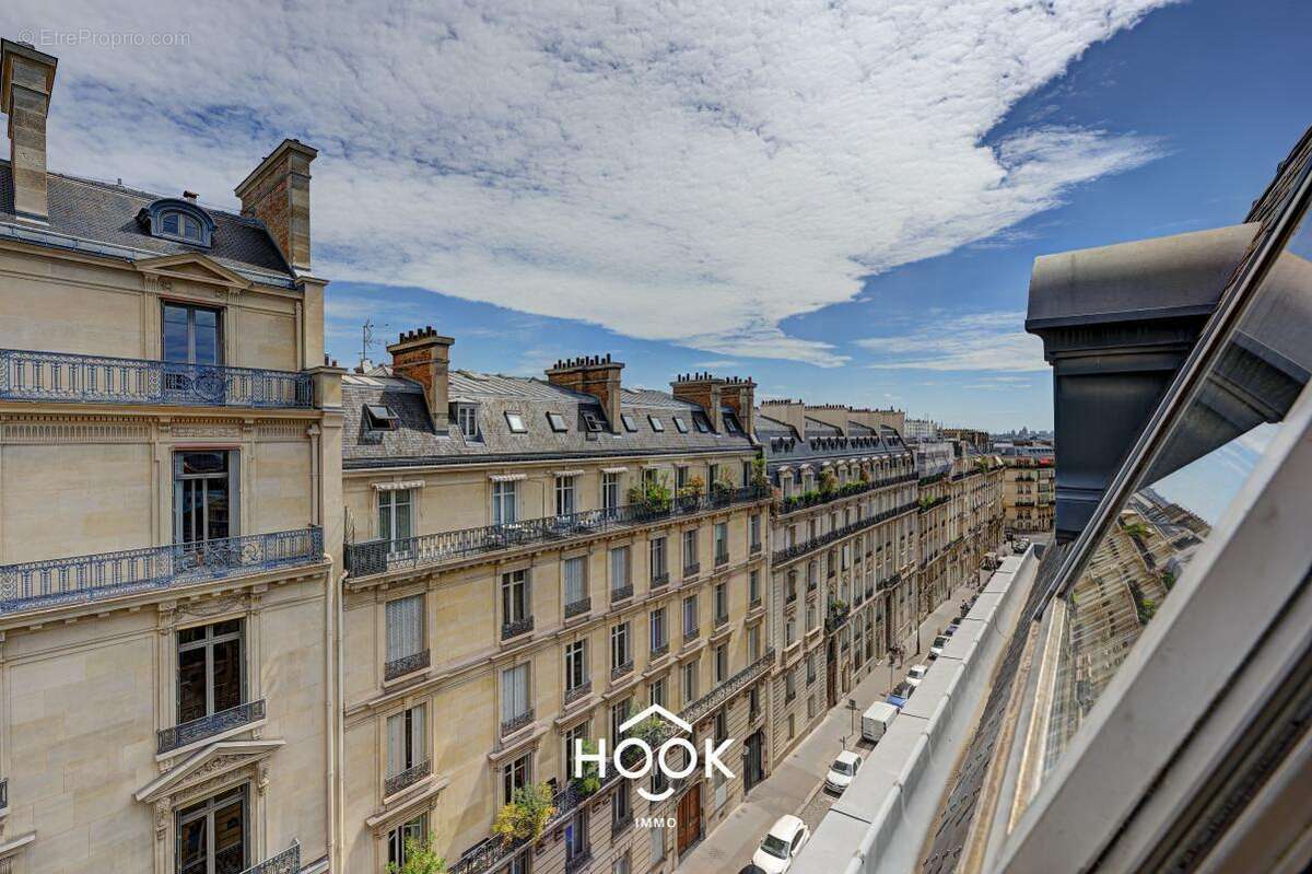 Appartement à PARIS-16E