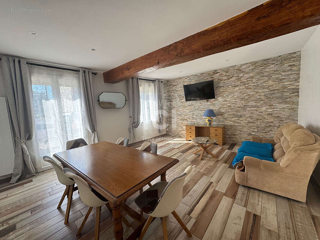 Maison à MONTREUIL-BELLAY