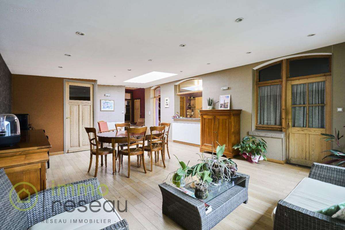 Maison à LA CHAPELLE-D'ARMENTIERES