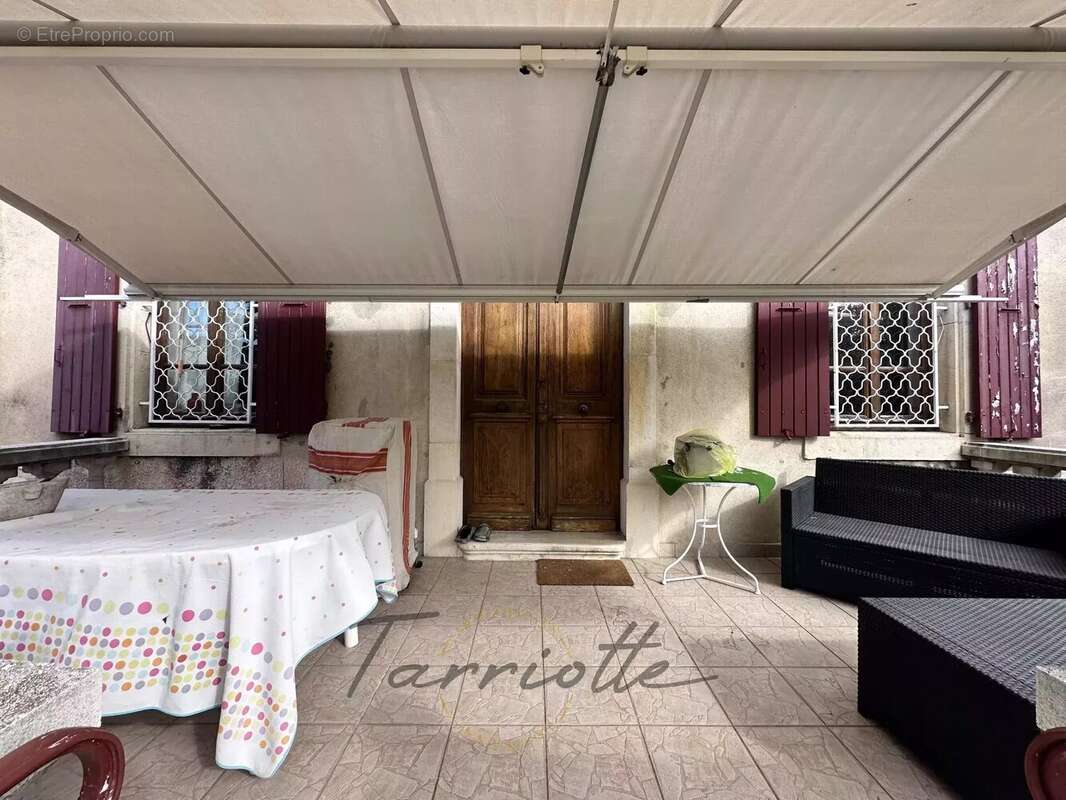 Maison à MONTELIMAR