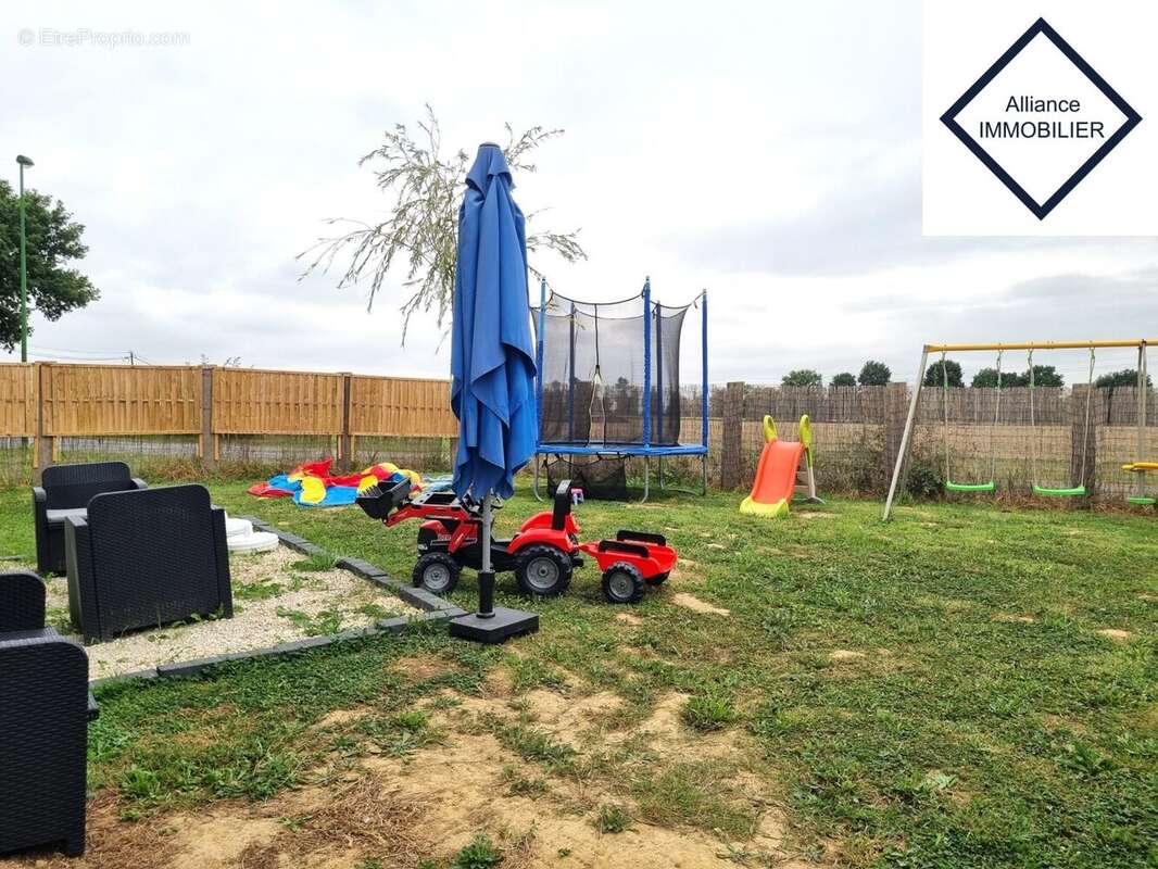 Maison 114 m² à Irodouer  - photo 2